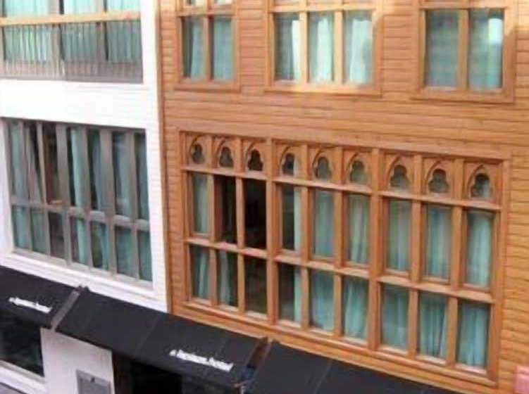 ホテル La Plaza Ii