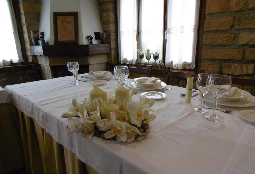 Logis Hotel Restaurante La Casa De Juansabeli