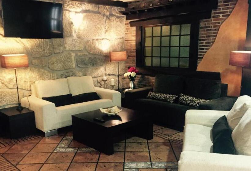 Logis Hotel Restaurante La Casa De Juansabeli