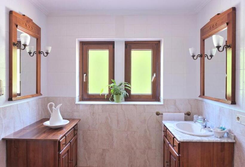 Logis Hotel Restaurante La Casa De Juansabeli