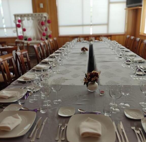 Отель Los Rosales