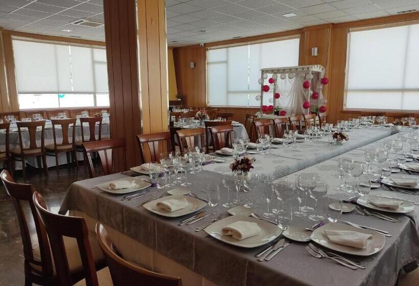 Отель Los Rosales