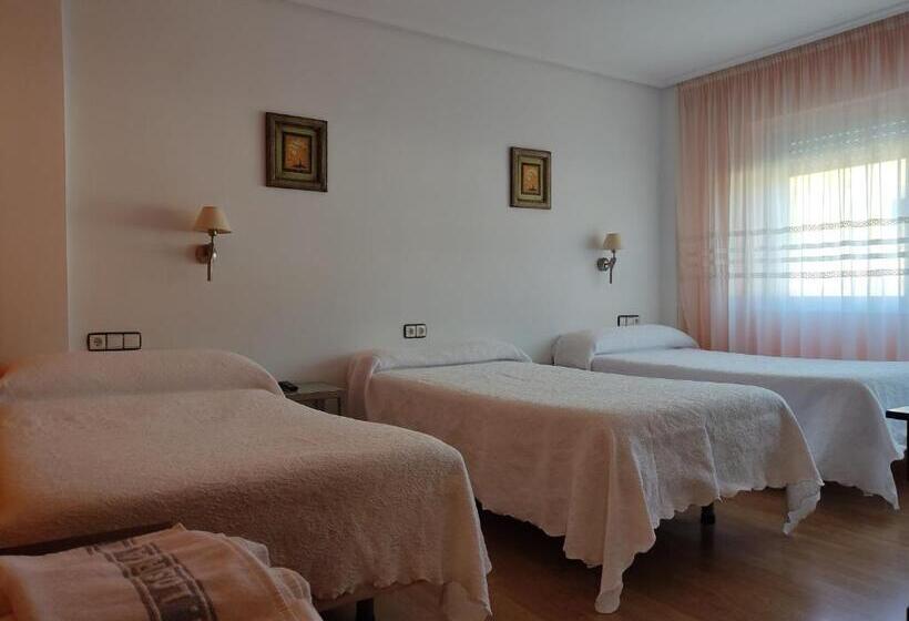 Отель Los Rosales