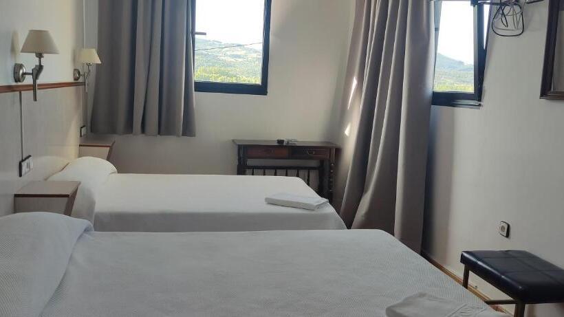 Отель Los Rosales