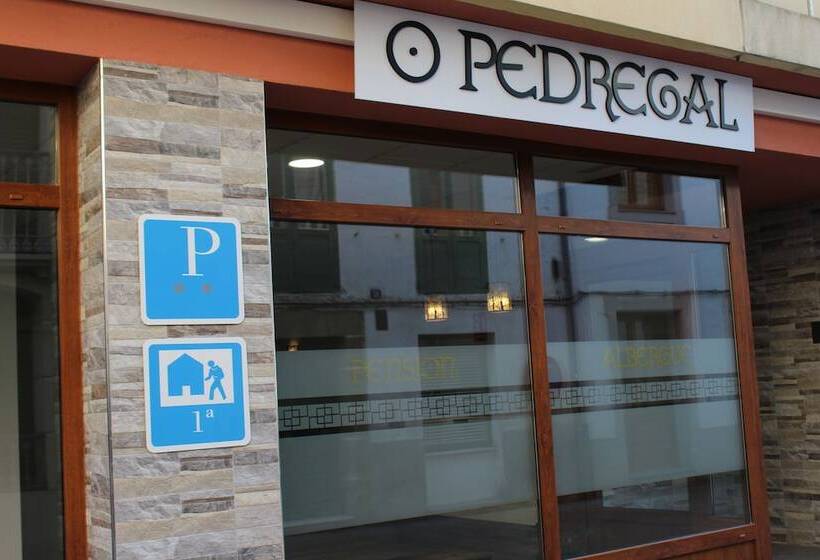 فندق Pensión Albergue O Pedregal