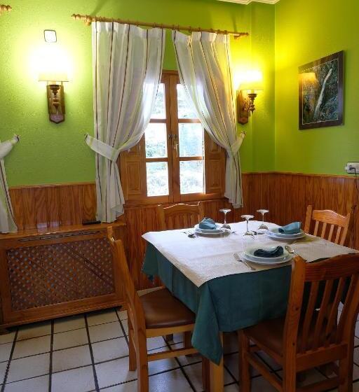 فندق Restaurante Casa Manolo