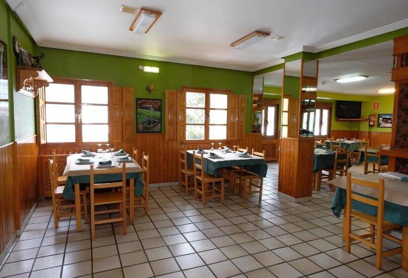 فندق Restaurante Casa Manolo