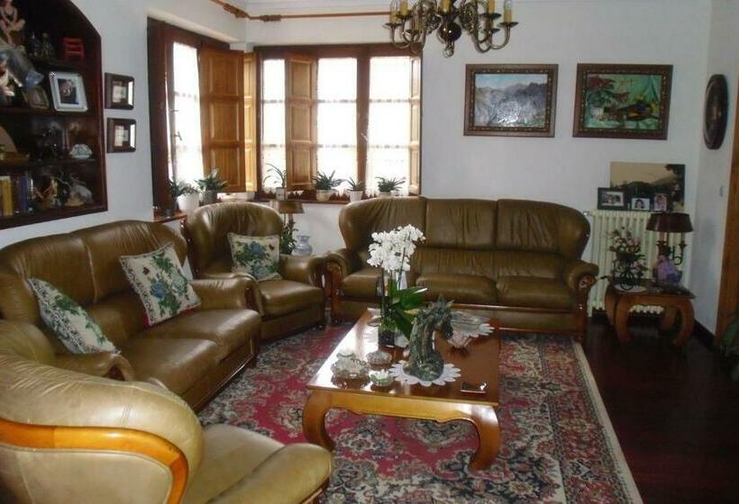 Hotel Rural Villa Elena