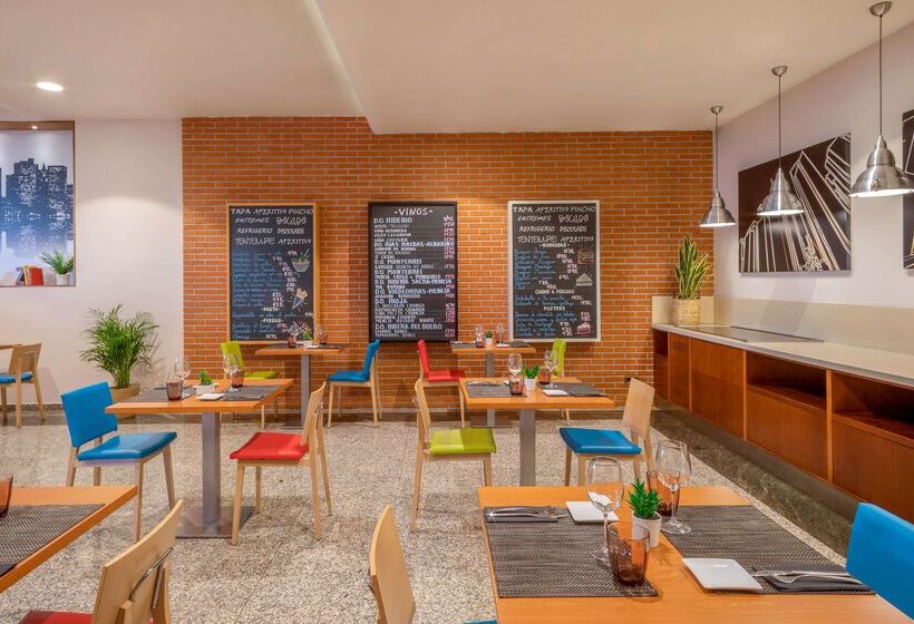 ホテル Santiago Plaza Affiliated By Meliá