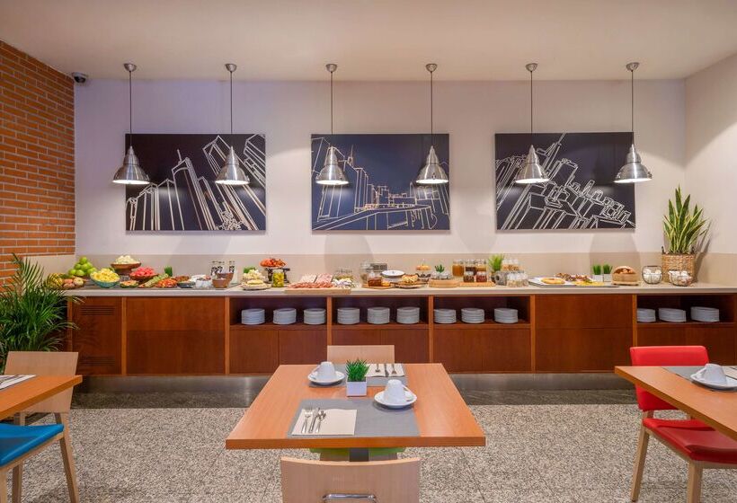 ホテル Santiago Plaza Affiliated By Meliá