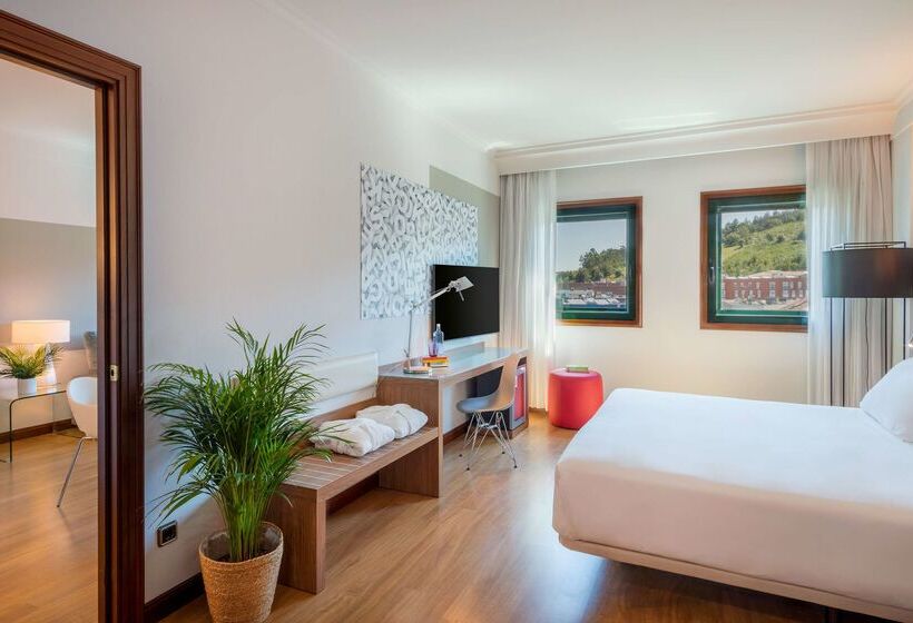 ホテル Santiago Plaza Affiliated By Meliá