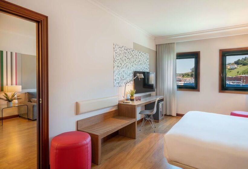 ホテル Santiago Plaza Affiliated By Meliá