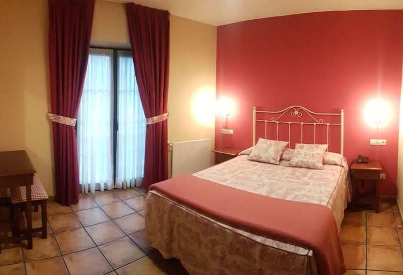 فندق Apartamentos Villa De Cabrales