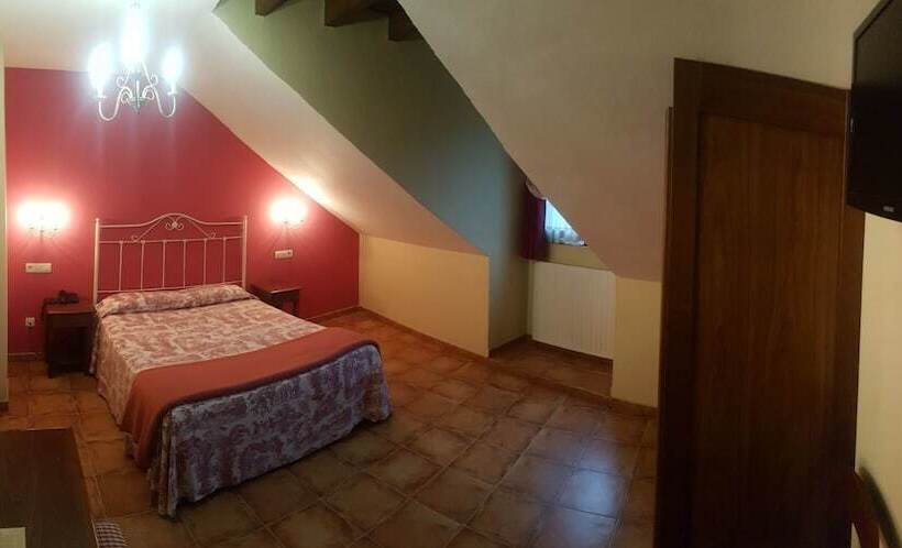 فندق Apartamentos Villa De Cabrales