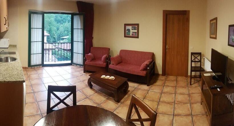 فندق Apartamentos Villa De Cabrales