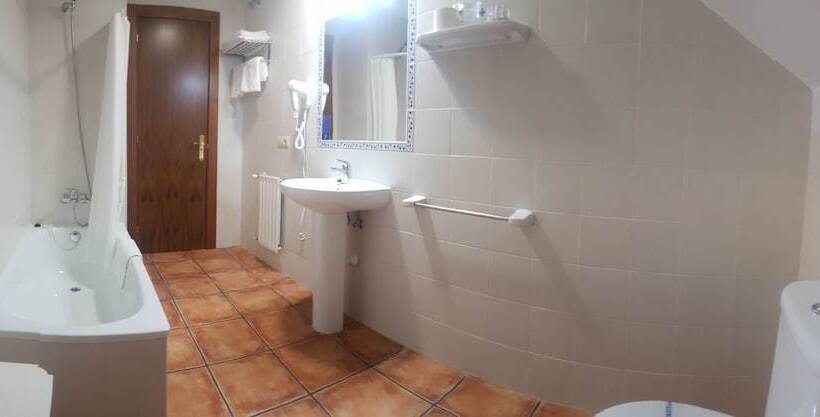 فندق Apartamentos Villa De Cabrales