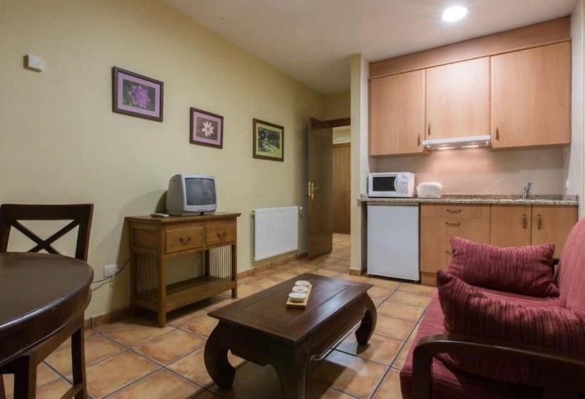 ホテル Apartamentos Villa De Cabrales