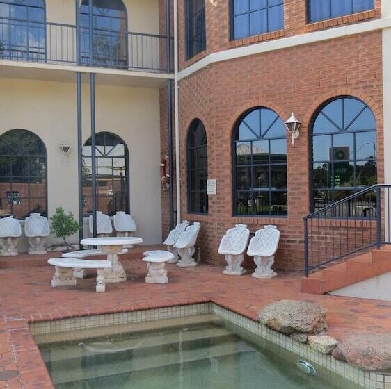 Albury Paddlesteamer Motel