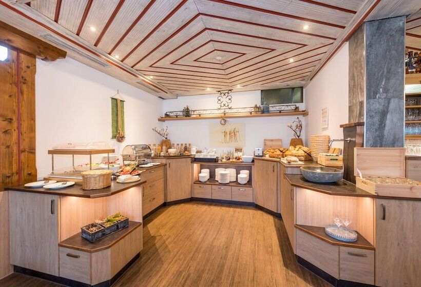 هتل Ferienalm Panorama Apartments