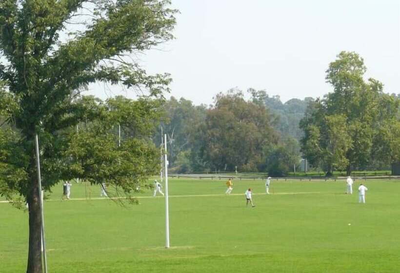 Australia Park Motel