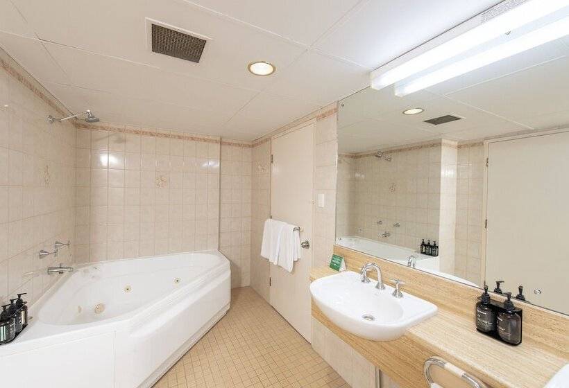 Comfort Hotel Adelaide Meridien