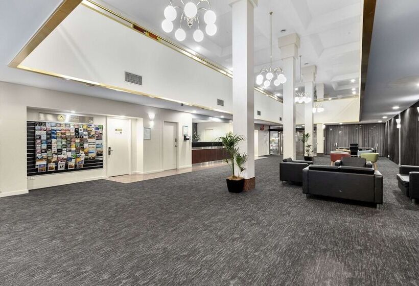 Comfort Hotel Adelaide Meridien