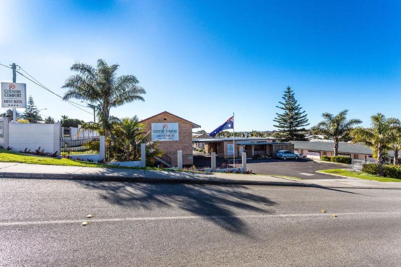 Country Comfort Amity Motel