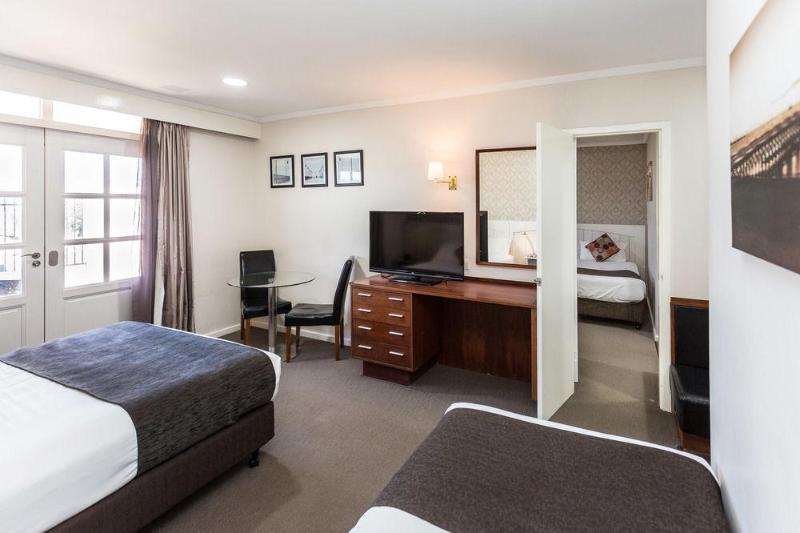 Country Comfort Amity Motel