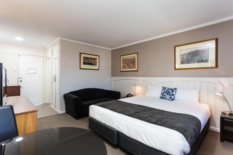 Country Comfort Amity Motel