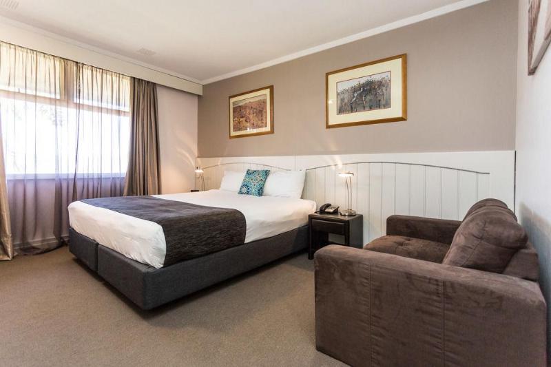 Country Comfort Amity Motel