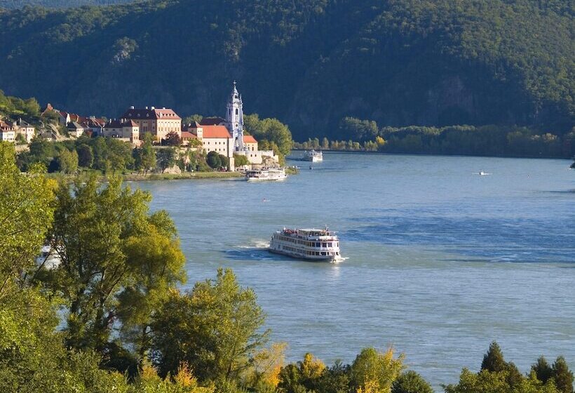 Gartenhotel & Weingut Pfeffel Dürnstein