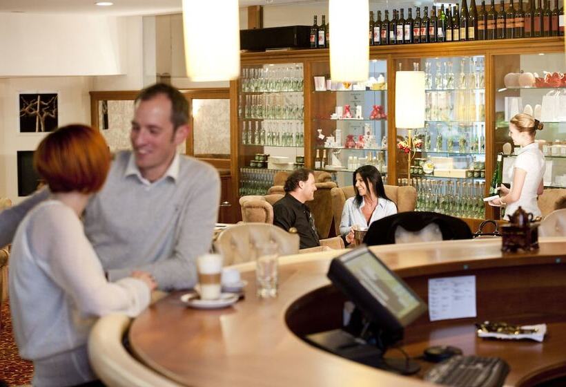 Gartenhotel & Weingut Pfeffel Dürnstein