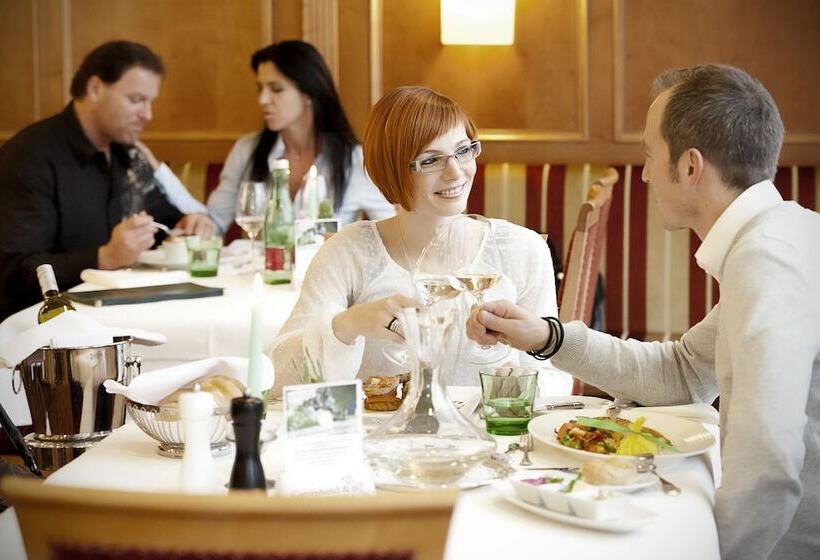 Gartenhotel & Weingut Pfeffel Dürnstein