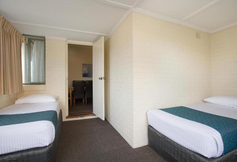 Greenways Apartments