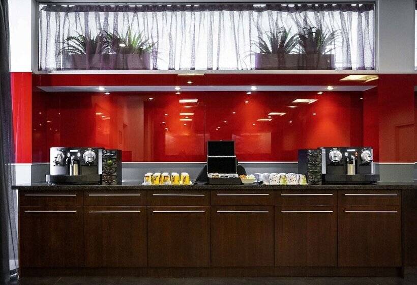 فندق Adelaide Rockford