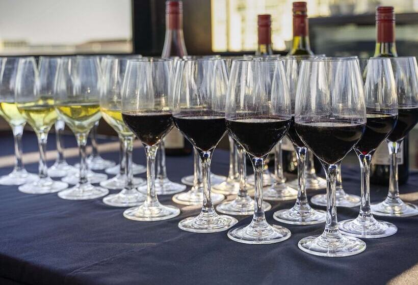 فندق Adelaide Rockford