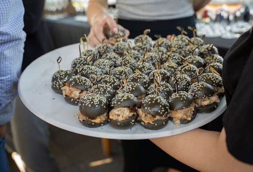 فندق Adelaide Rockford