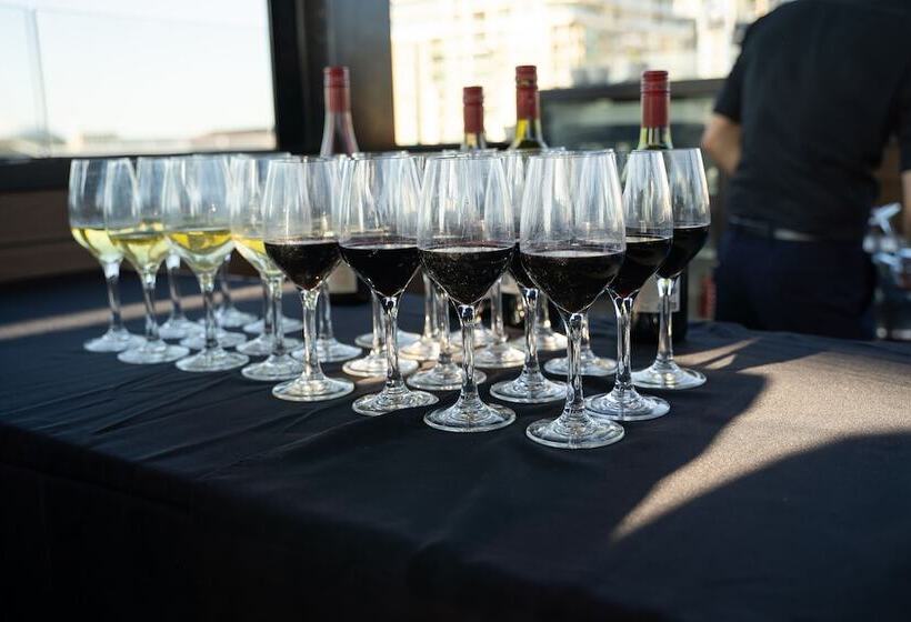 فندق Adelaide Rockford