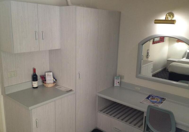 فندق Adelaide Royal Coach