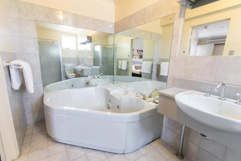 فندق Adelaide Royal Coach