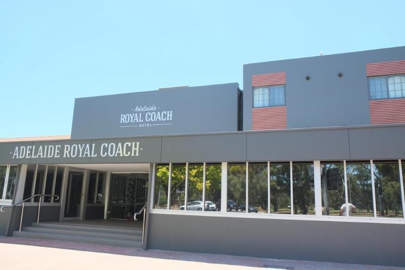 فندق Adelaide Royal Coach