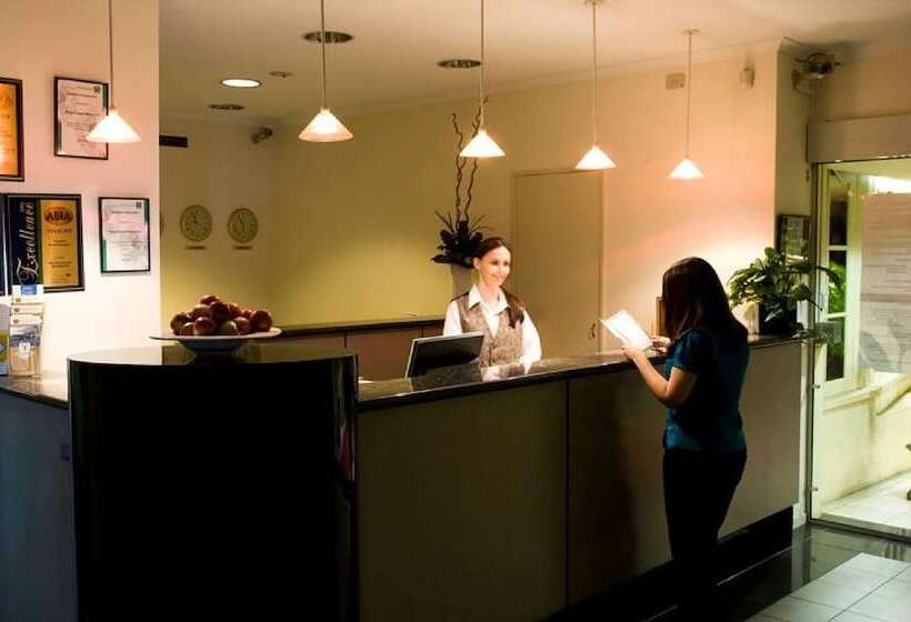 فندق Adelaide Royal Coach