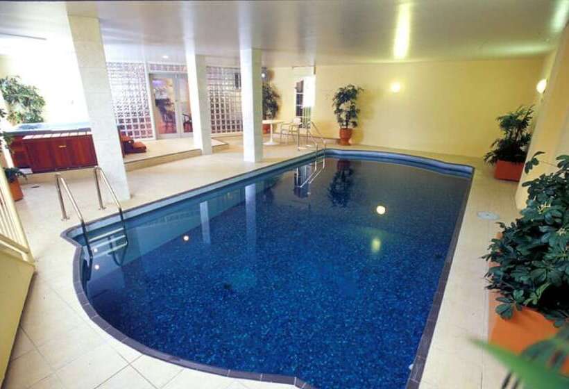 فندق Adelaide Royal Coach