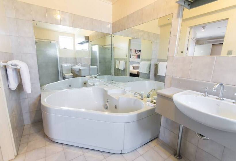 فندق Adelaide Royal Coach