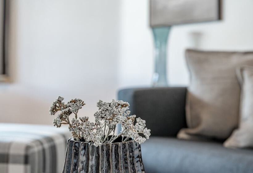 호텔 Alpenparks Chalet & Apartment Alpina Seefeld