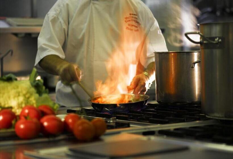 Отель Alpenrose Wellness