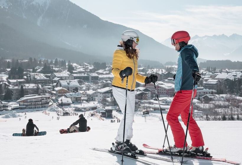 Отель Alpin Resort Sacher