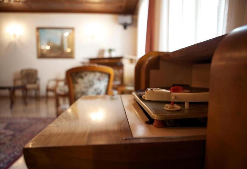 هتل Am Brillantengrund