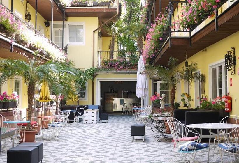 هتل Am Brillantengrund