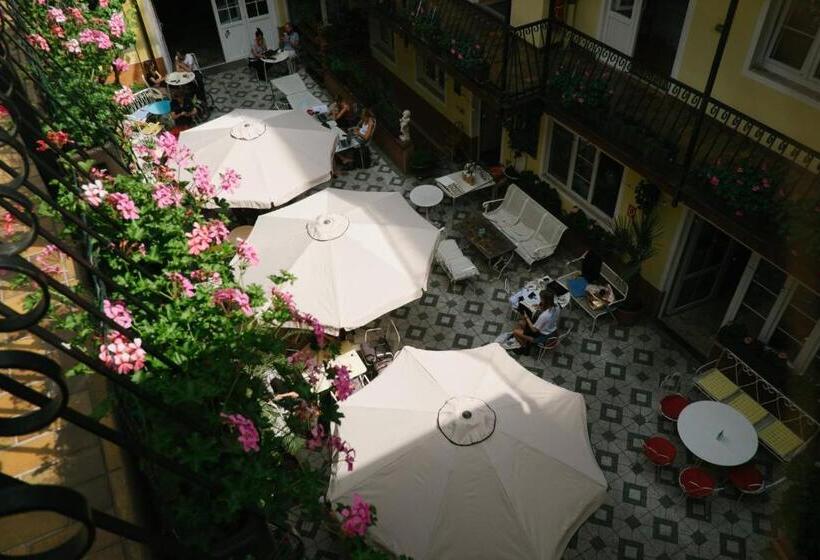 هتل Am Brillantengrund